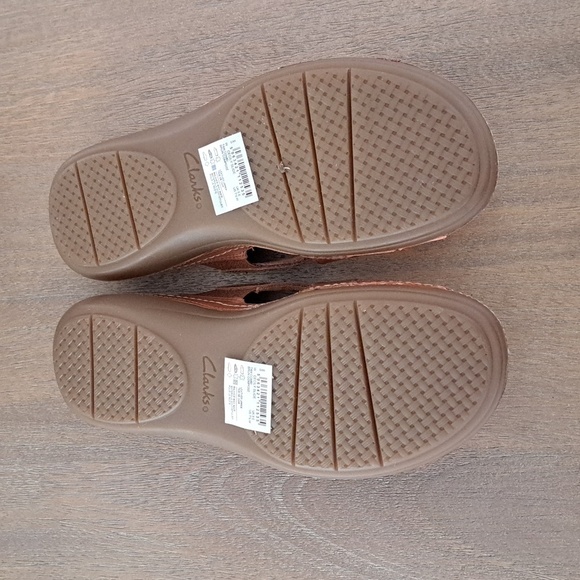 Clarks Artisan Cecily Slide - Color: Tan Combination - Size: 7.5 W - Picture 8 of 9